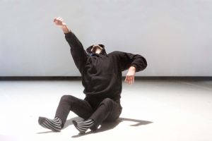 Nir de Volff dancing